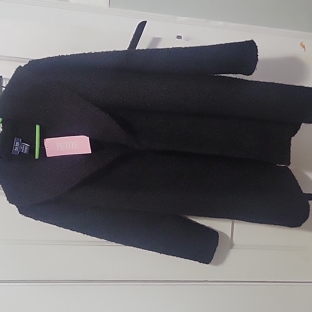 New York clothing company Women's black trench coat. Size Petite large. NWT.